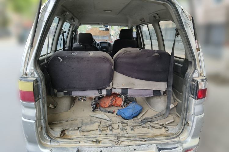 Used FORTHING Lingzhi 2013 V3 1.5L 7-Seater Standard Model II Trunk