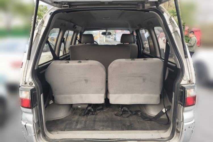 Used FORTHING Lingzhi 2013 V3 1.5L 7-Seater Standard Model II Trunk