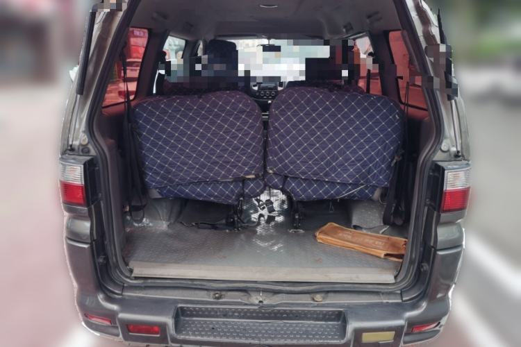 Used FORTHING Lingzhi 2013 V3 1.5L 7-Seater Comfort Model Trunk