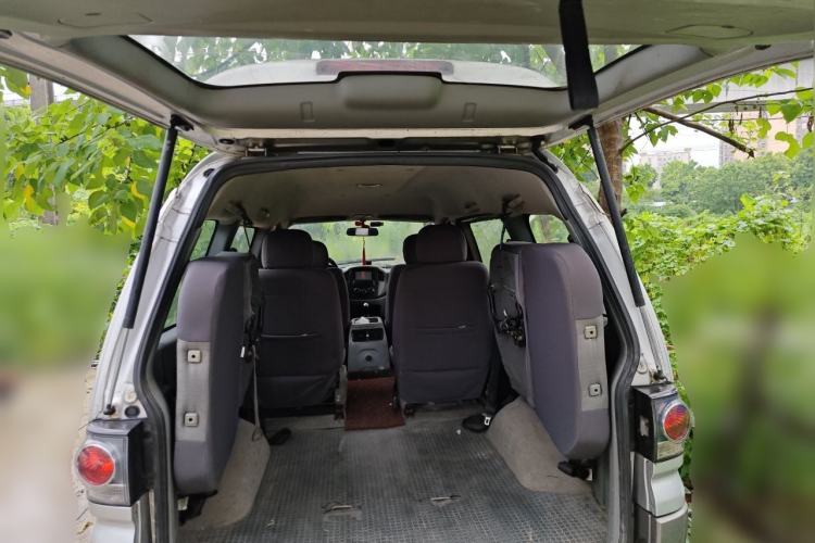 Used FORTHING Lingzhi 2013 M3 1.6L 7-Seater Comfort Model Trunk