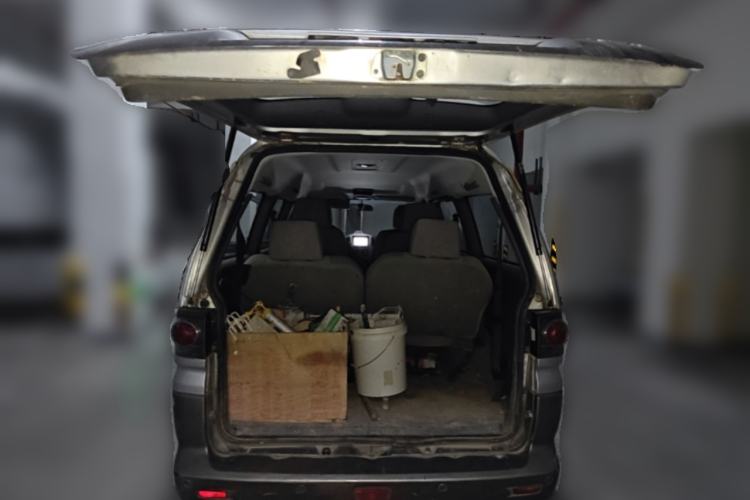 Used FORTHING Lingzhi 2013 M5 Q7 2.0L 7-Seater Long-Wheelbase Comfort Model Trunk