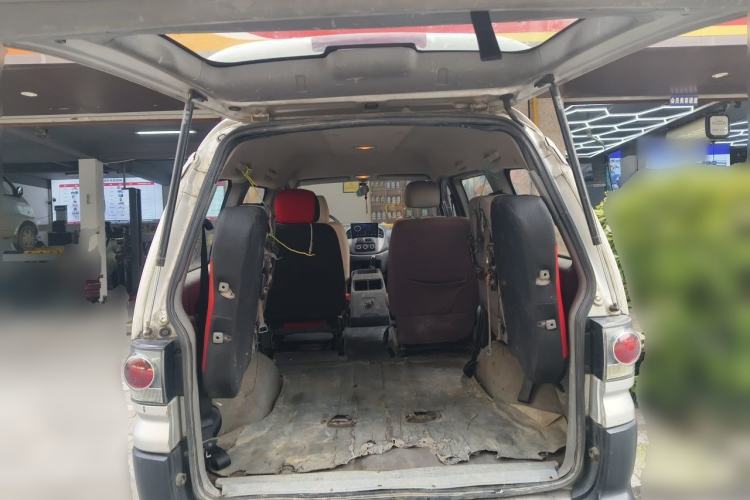 Used FORTHING Lingzhi 2013 M3 1.6L 7-Seater Comfort Model Trunk