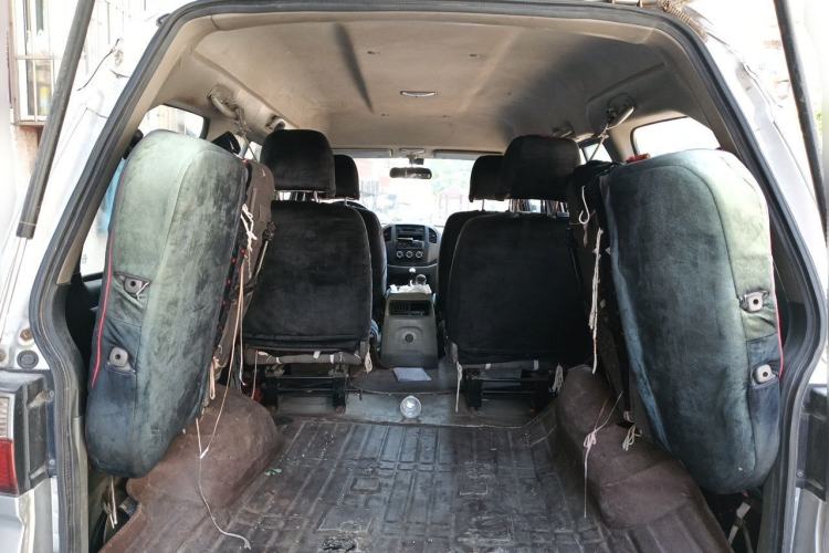 Used FORTHING Lingzhi 2013 V3 1.5L 7-Seater Luxury Model Trunk