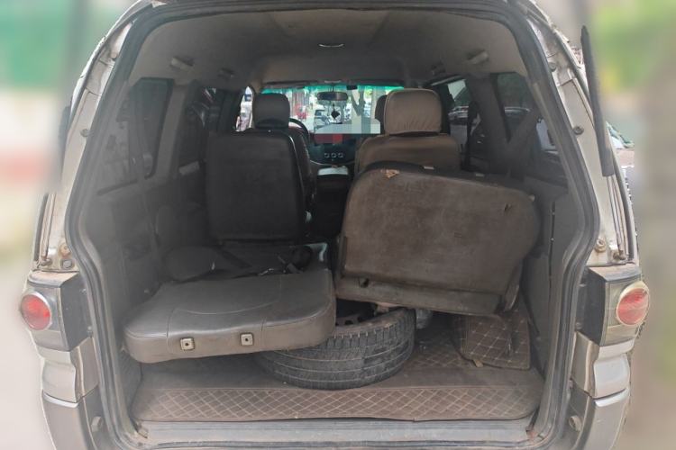 Used FORTHING Lingzhi 2013 M3 1.6L 7-Seater Comfort Model Trunk