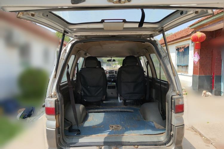 Used FORTHING Lingzhi 2013 V3 1.5L 7-Seater Standard Model II Trunk