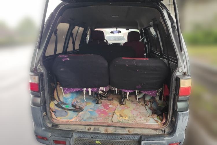 Used FORTHING Lingzhi 2013 V3 1.5L 7-Seater Standard Model II Trunk
