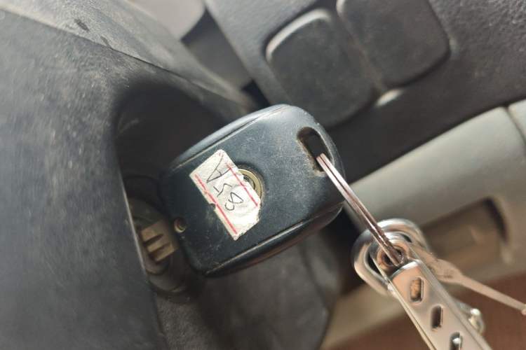 Used FORTHING Lingzhi 2013 M3 1.6L 7-seat Standard Model Vehicle Key