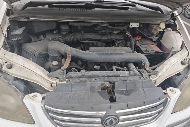 Used FORTHING Lingzhi 2013 M5 Q7 2.0L 7-Seater Long-Wheelbase Comfort Model Engine Bay
