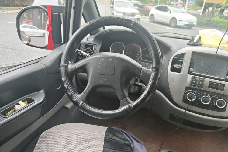 Used FORTHING Lingzhi 2013 M5 Q7 2.0L 7-Seater Long-Wheelbase Comfort Model Steering Wheel