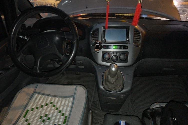 Used FORTHING Lingzhi 2013 M5 Q7 2.0L 7-Seater Long-Wheelbase Comfort Model Center Console