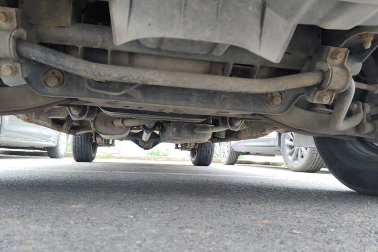 Used FORTHING Lingzhi 2013 V3 1.5L 7-Seater Standard Model II Chassis Front
