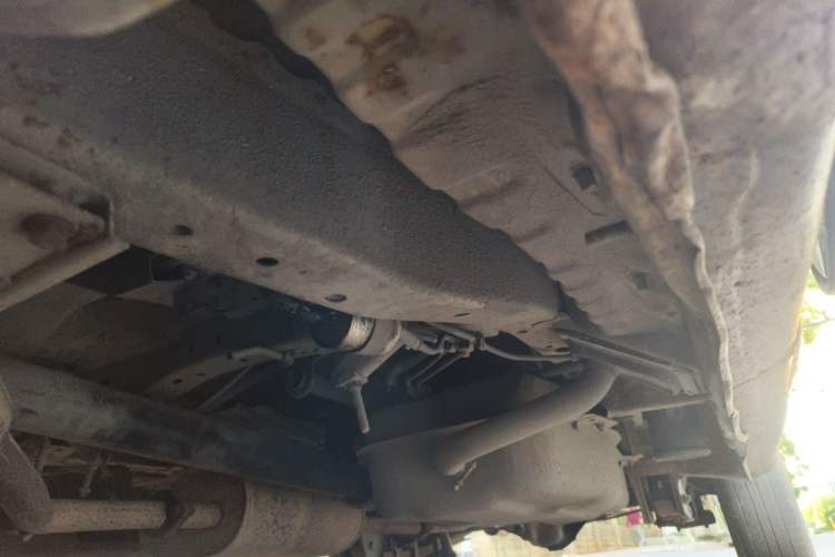 Used FORTHING Lingzhi 2013 V3 1.5L 7-Seater Luxury Model Chassis Front Left