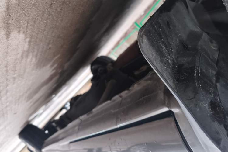 Used FORTHING Lingzhi 2013 V3 1.5L 7-Seater Standard Model II Chassis Front Left
