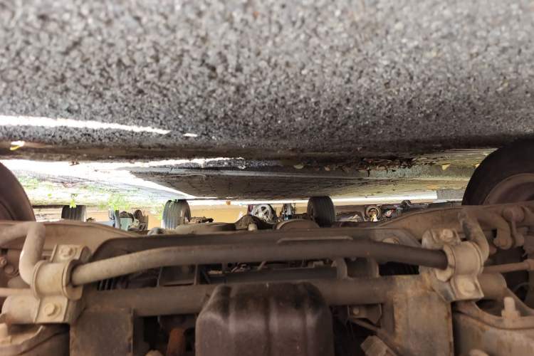 Used FORTHING Lingzhi 2013 V3 1.5L 7-Seater Standard Model II Chassis Front