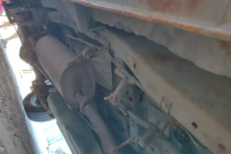 Used FORTHING Lingzhi 2013 V3 1.5L 7-Seater Luxury Model Chassis Front Right