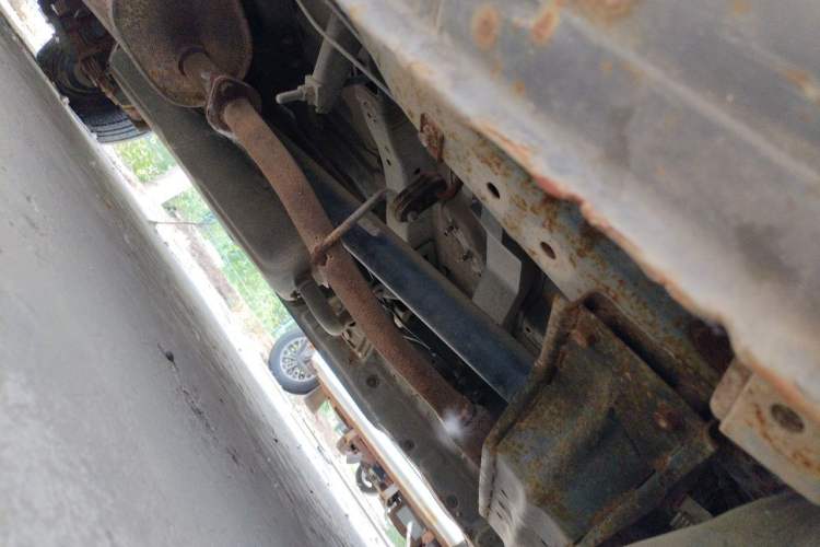 Used FORTHING Lingzhi 2013 M3 1.6L 7-seat Standard Model Chassis Front Right