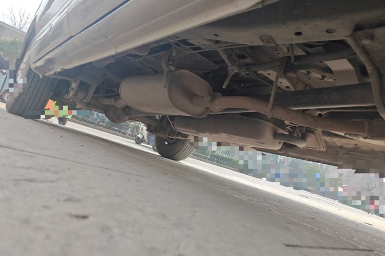 Used FORTHING Lingzhi 2013 M3 1.6L 7-Seater Comfort Model Chassis Front Right