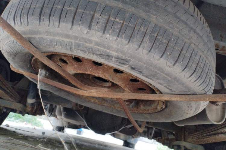 Used FORTHING Lingzhi 2013 M3 1.6L 7-seat Standard Model Chassis Rear