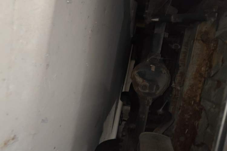Used FORTHING Lingzhi 2013 M3 1.6L 7-seat Standard Model Chassis Rear