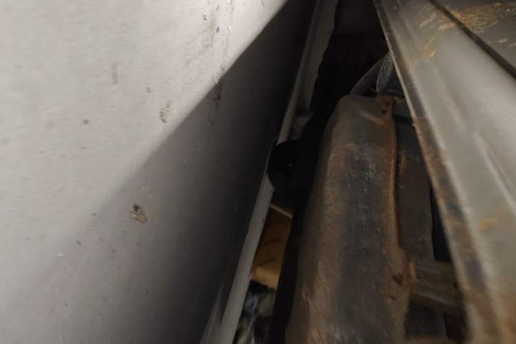 Used FORTHING Lingzhi 2013 M3 1.6L 7-seat Standard Model Chassis Rear Left