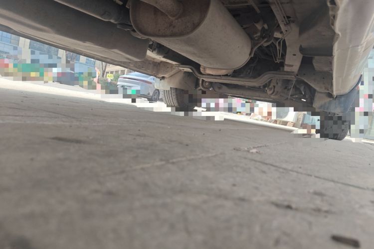 Used FORTHING Lingzhi 2013 M3 1.6L 7-Seater Comfort Model Chassis Rear Right
