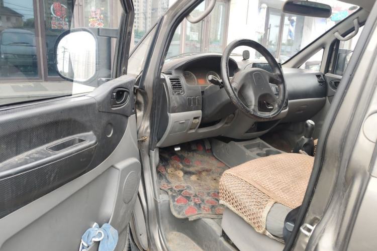 Used FORTHING Lingzhi 2013 V3 1.5L 7-Seater Standard Model II Driver Seat