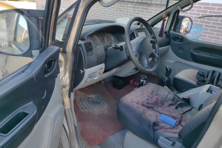 Used FORTHING Lingzhi 2013 V3 1.5L 7-Seater Luxury Model Driver Seat