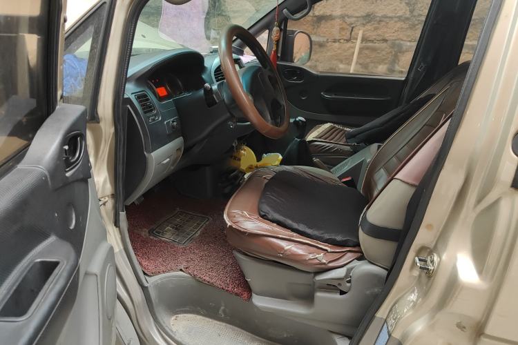 Used FORTHING Lingzhi 2013 M3 1.6L 7-Seater Luxury Model Driver Seat