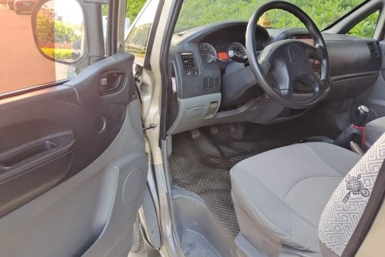 Used FORTHING Lingzhi 2013 M3 1.6L 7-Seater Comfort Model Driver Seat