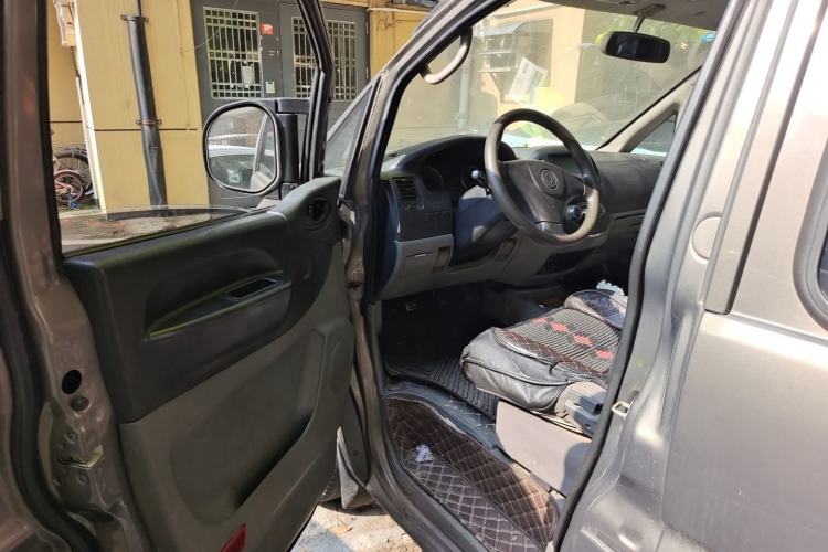 Used FORTHING Lingzhi 2013 V3 1.5L 7-Seater Standard Model II Driver Seat