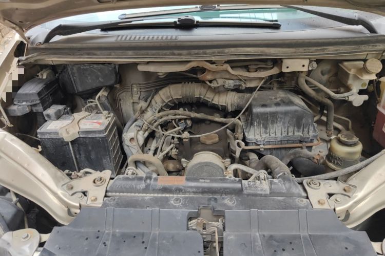 Used FORTHING Lingzhi 2013 M3 1.6L 7-Seater Luxury Model Engine Bay