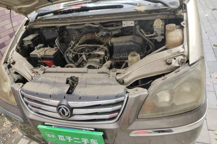 Used FORTHING Lingzhi 2013 M3 1.6L 7-Seater Luxury Model Engine Bay