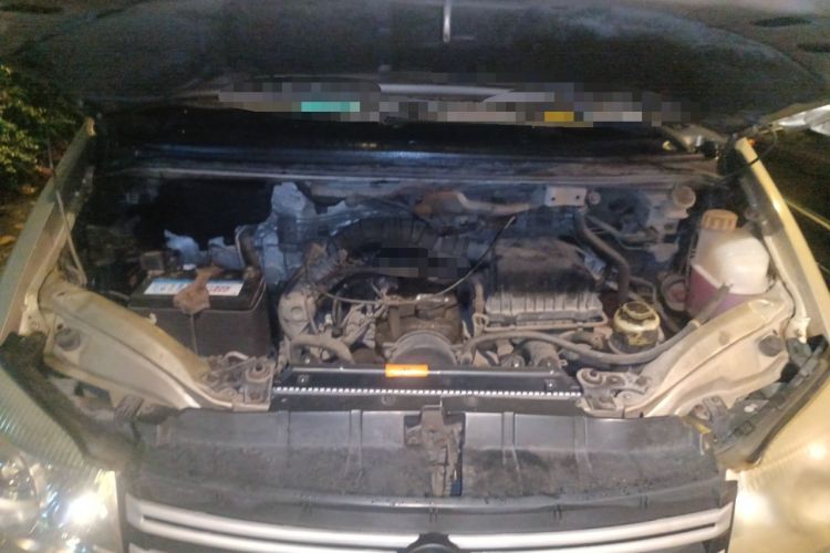 Used FORTHING Lingzhi 2013 M3 1.6L 7-Seater Luxury Model Engine Bay
