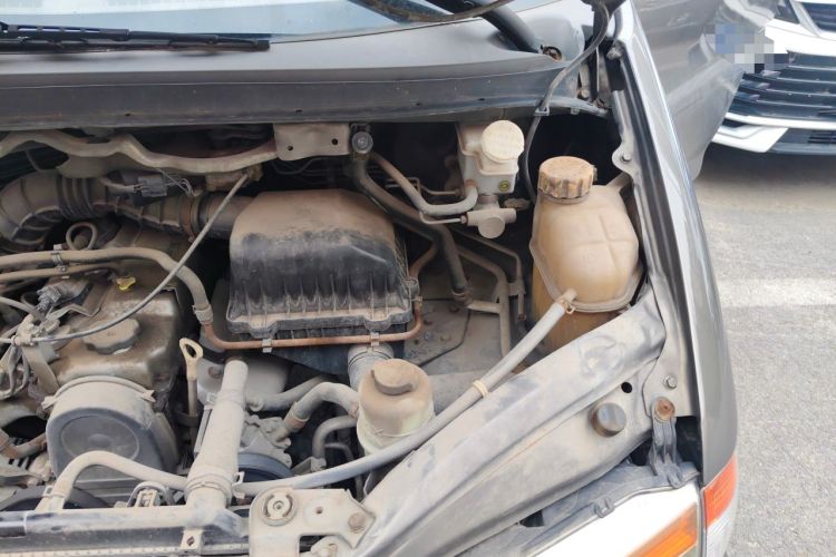 Used FORTHING Lingzhi 2013 V3 1.5L 7-Seater Standard Model II Engine Bay Left