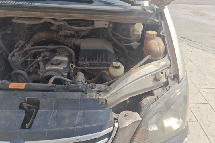 Used FORTHING Lingzhi 2013 M3 1.6L 7-Seater Comfort Model Engine Bay Left