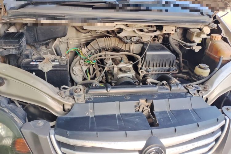 Used FORTHING Lingzhi 2013 M3 1.6L 7-Seater Comfort Model Engine Bay