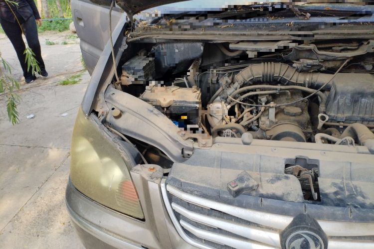 Used FORTHING Lingzhi 2013 M3 1.6L 7-seat Standard Model Engine Bay Right