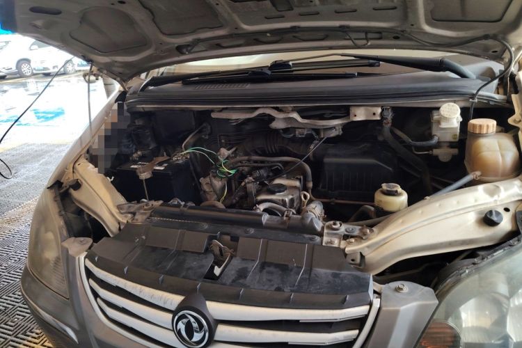 Used FORTHING Lingzhi 2013 M3 1.6L 7-Seater Comfort Model Engine Bay