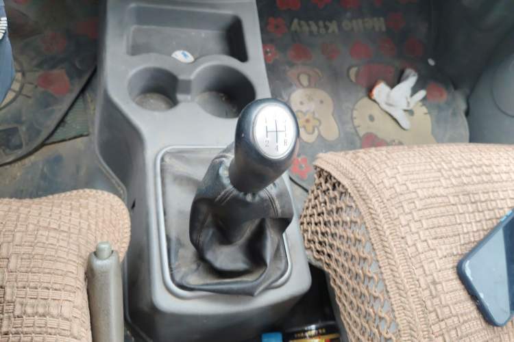 Used FORTHING Lingzhi 2013 V3 1.5L 7-Seater Standard Model II Gear Lever