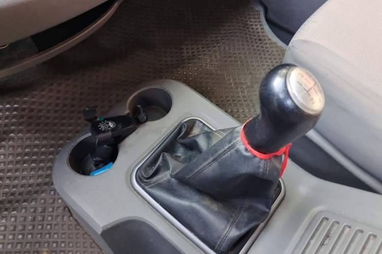 Used FORTHING Lingzhi 2013 M3 1.6L 7-Seater Comfort Model Gear Lever