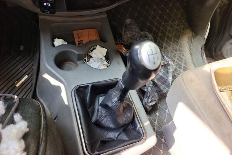 Used FORTHING Lingzhi 2013 V3 1.5L 7-Seater Standard Model II Gear Lever