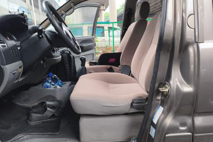 Used FORTHING Lingzhi 2013 V3 1.5L 7-Seater Standard Model II Left Front Seat