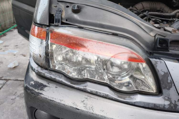 Used FORTHING Lingzhi 2013 V3 1.5L 7-Seater Standard Model II Right Front Headlight