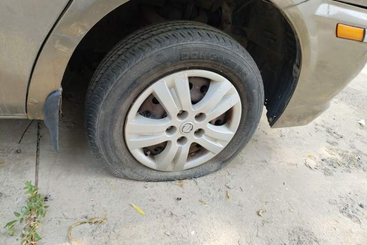 Used FORTHING Lingzhi 2013 M3 1.6L 7-seat Standard Model Right Front Wheel Hub