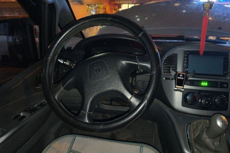 Used FORTHING Lingzhi 2013 M5 Q7 2.0L 7-Seater Long-Wheelbase Comfort Model Steering Wheel