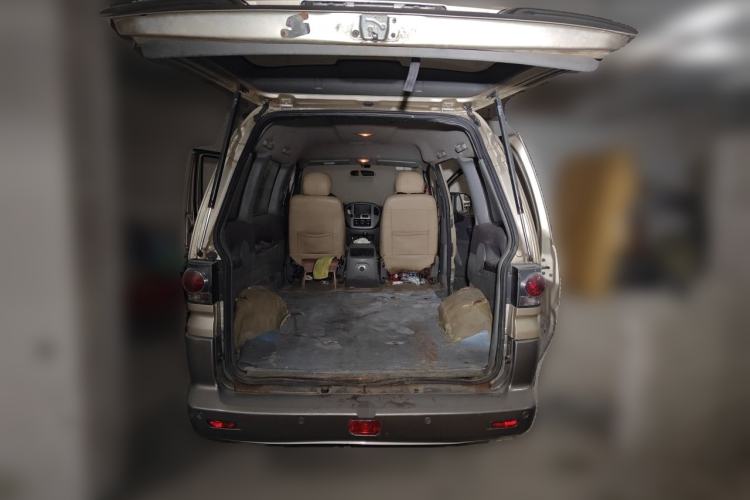 Used FORTHING Lingzhi 2013 M3 1.6L 7-seat Standard Model Trunk