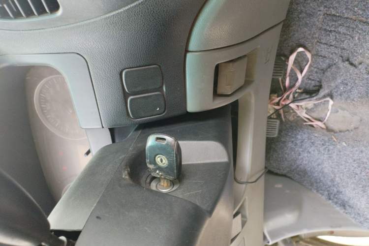 Used FORTHING Lingzhi 2013 M3 1.6L 7-seat Standard Model Vehicle Key