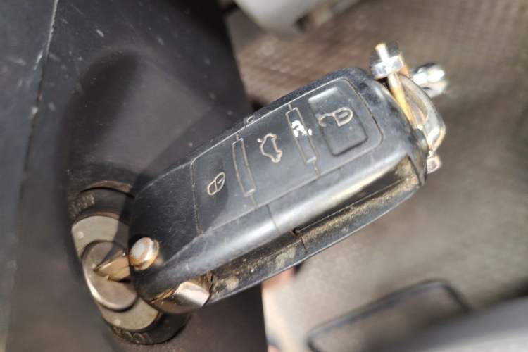Used FORTHING Lingzhi 2013 M3 1.6L 7-Seater Comfort Model Vehicle Key