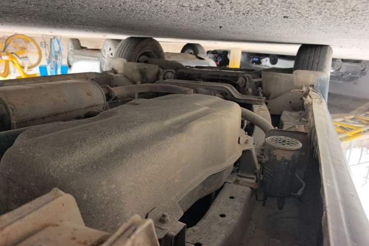 Used FORTHING Lingzhi 2014 M3 1.6L 7-Seater Comfort Model Chassis Rear Left