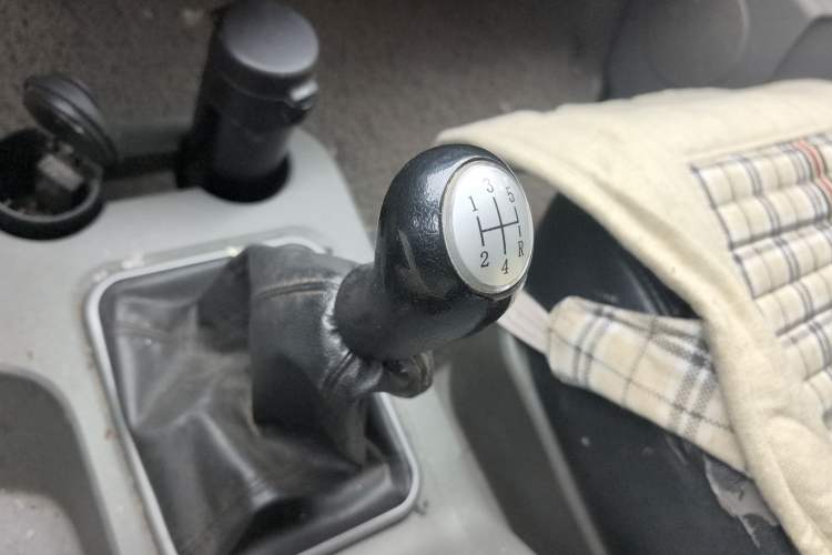 Used FORTHING Lingzhi 2014 M3 1.6L 7-Seater Comfort Model Gear Lever